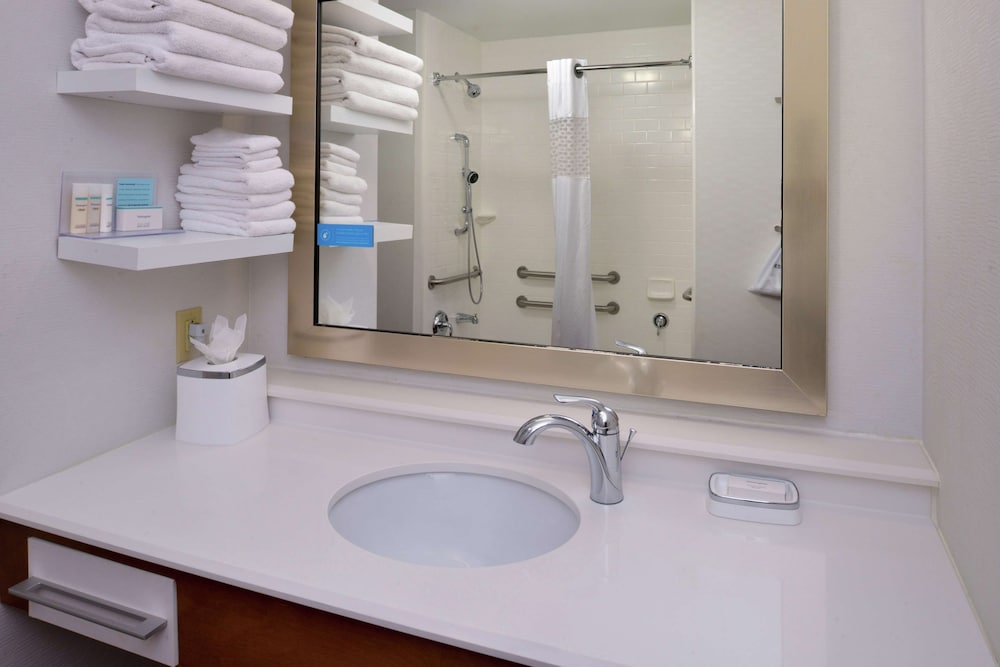 Hampton Inn & Suites by Hilton Lonoke - photo 27