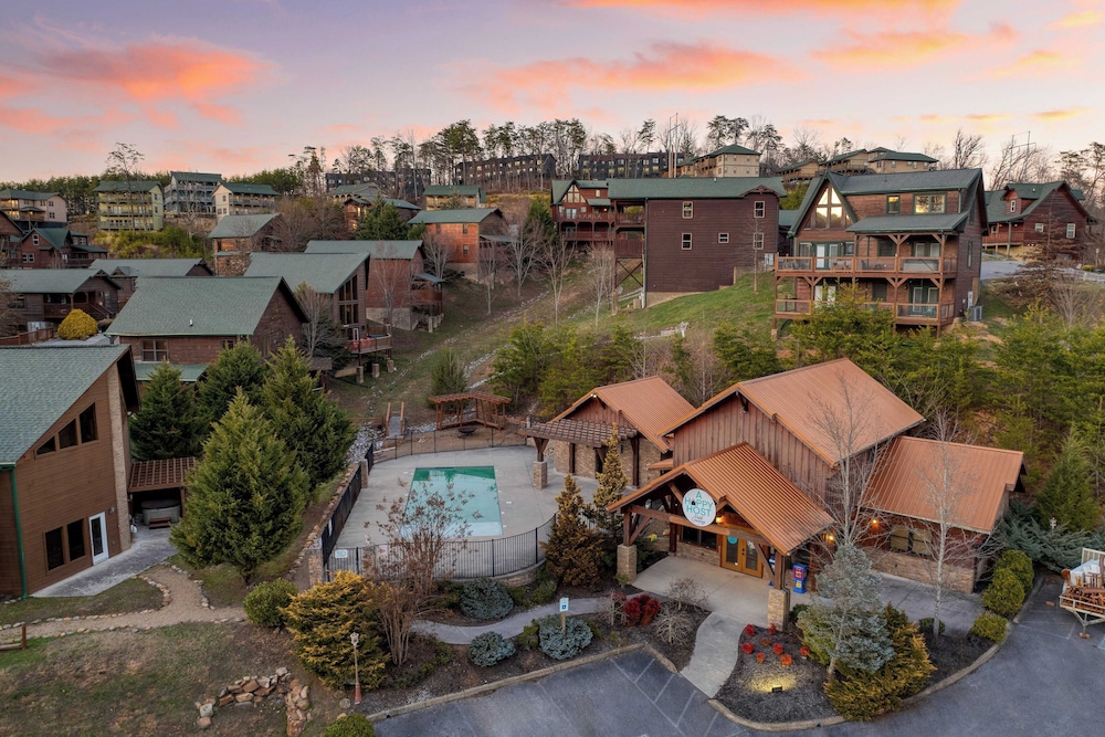 Bear Cove by Avantstay Hot Tub Pool Table - photo 40