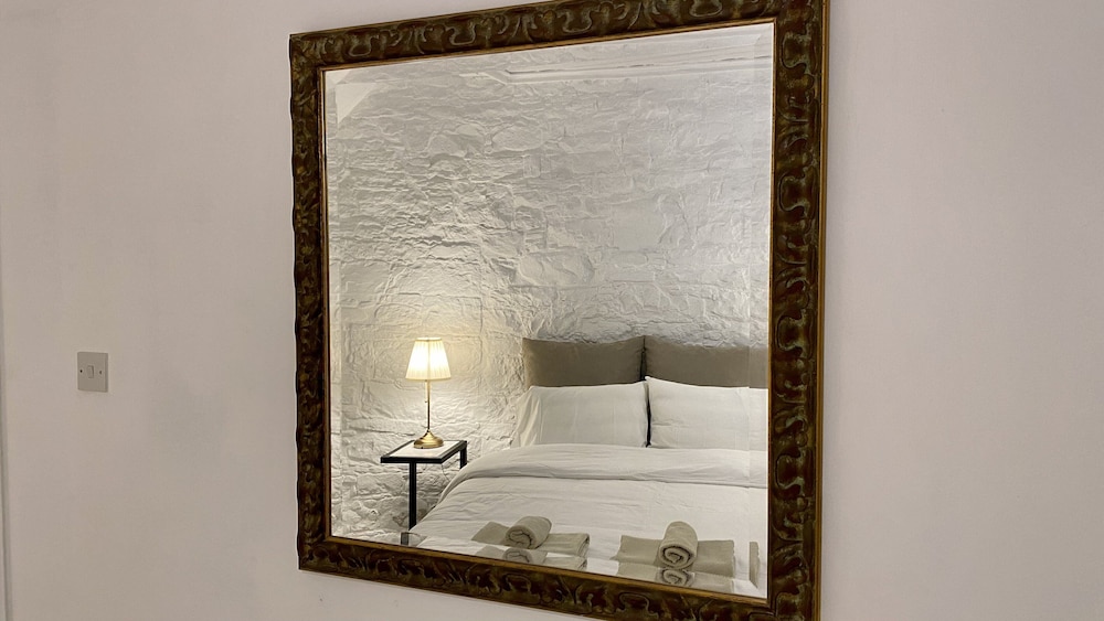 Leonys House by TrulyCyprus Kakopetria Cyprus — Room (photo 5 of 5)