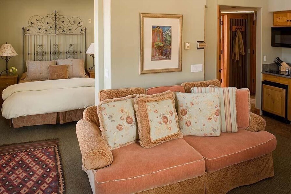 Inn at Lost Creek - photo 11
