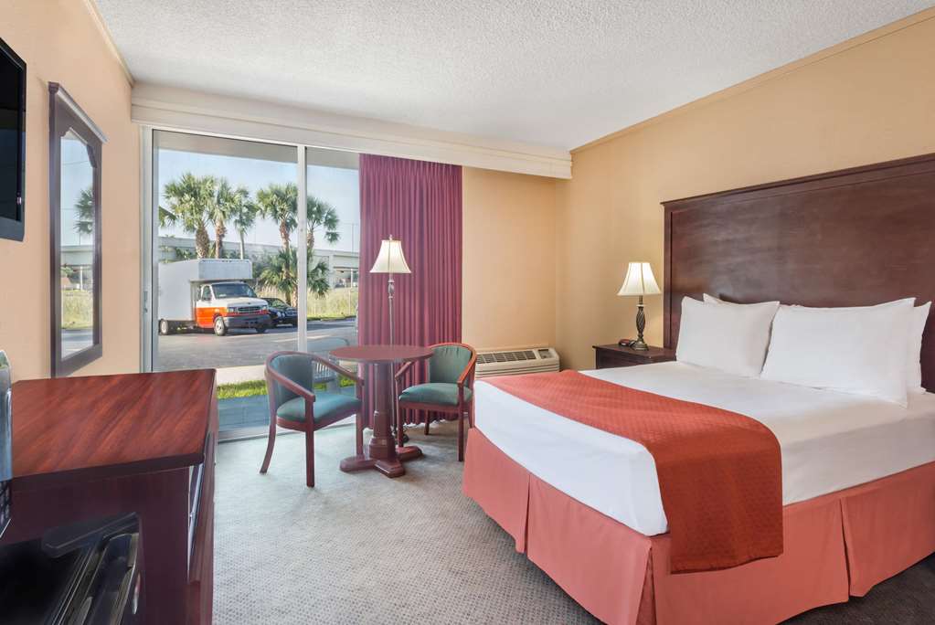 Travelodge by Wyndham Lakeland - photo 16