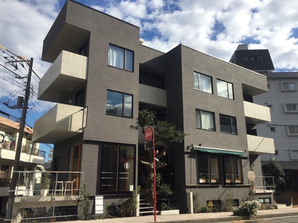 Treeside Hotel & Apartment in Yugawara, Japan