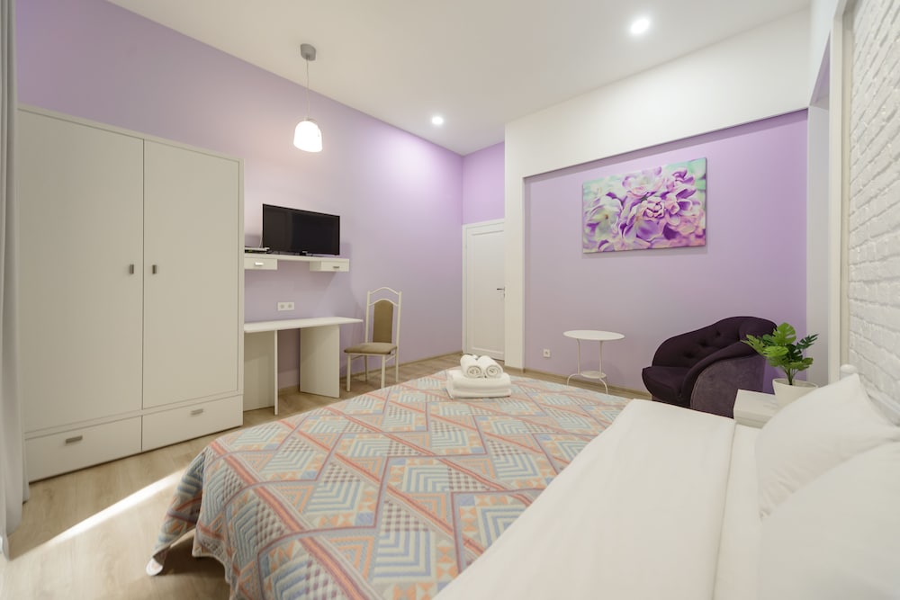 Centrooms - carbon neutral hotel in Kyiv