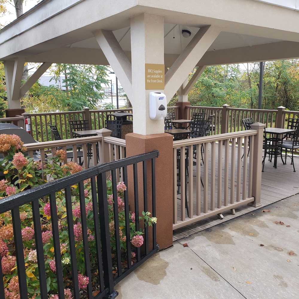 Candlewood Suites Grove City Outlet Center by IHG - photo 24