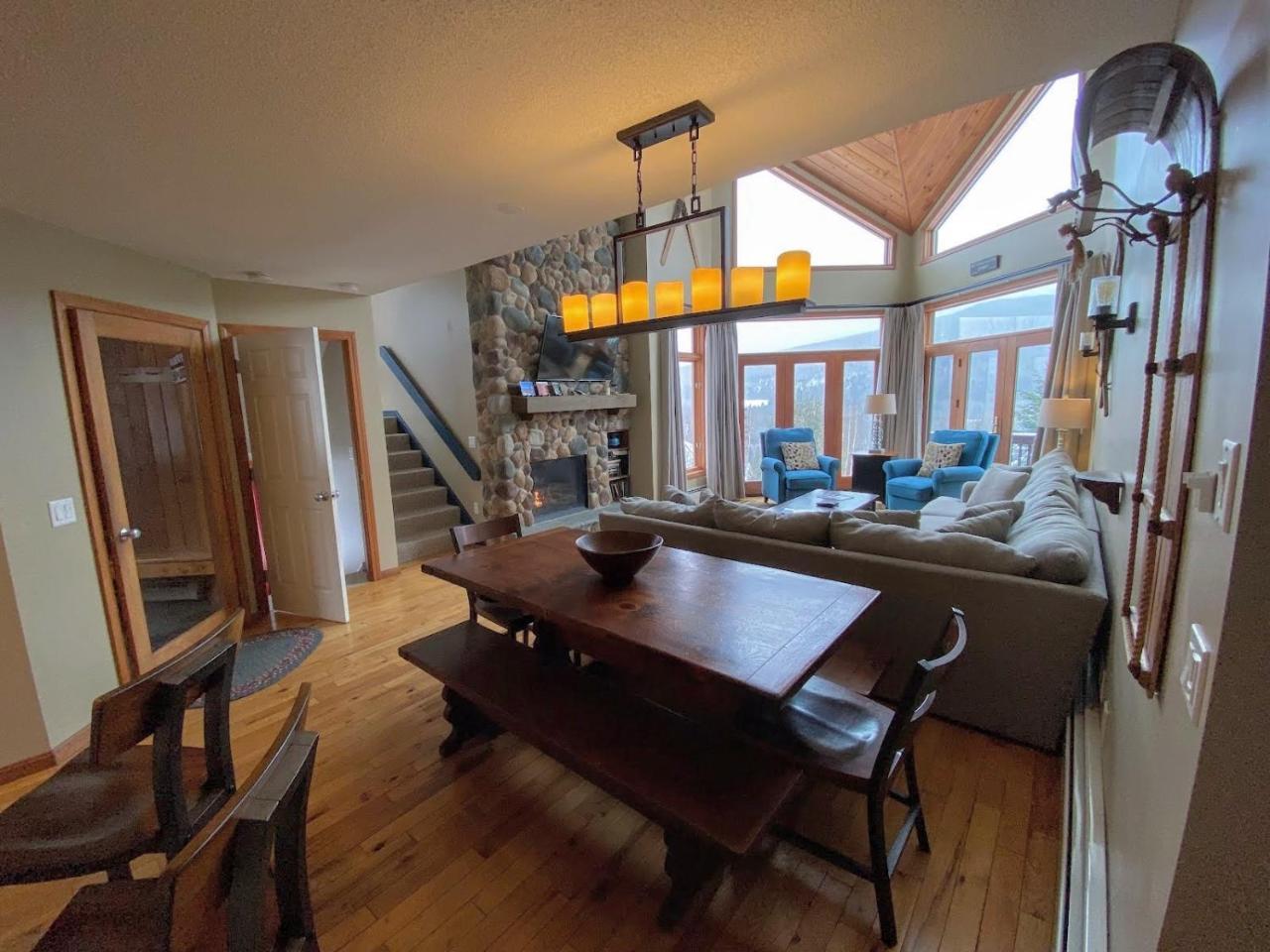 C1 Top Rated Ski In Ski Out Townhome Great views fireplaces fast wifi AC Short walk to slopes - photo 9
