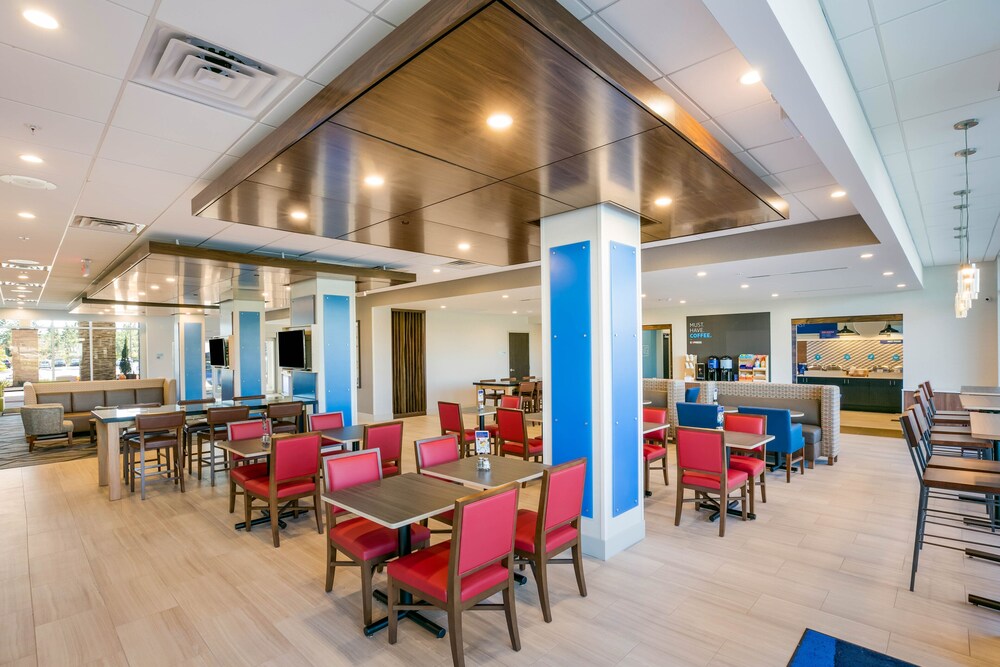 Holiday Inn Express & Suites Jacksonville Town Center by IHG - photo 18