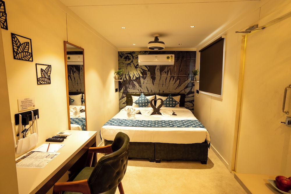 Click Hotel — Mundra — photo 2