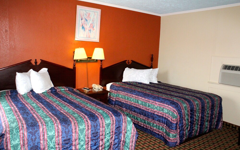 Savannah Motel - photo 13
