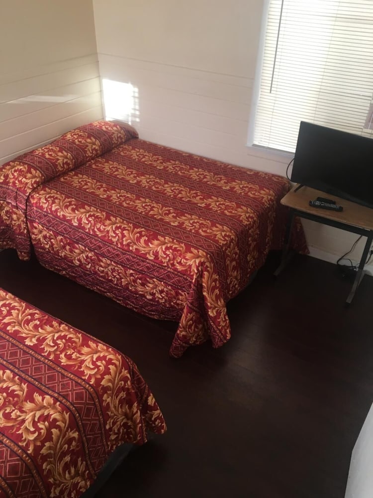 Century Inn - photo 13