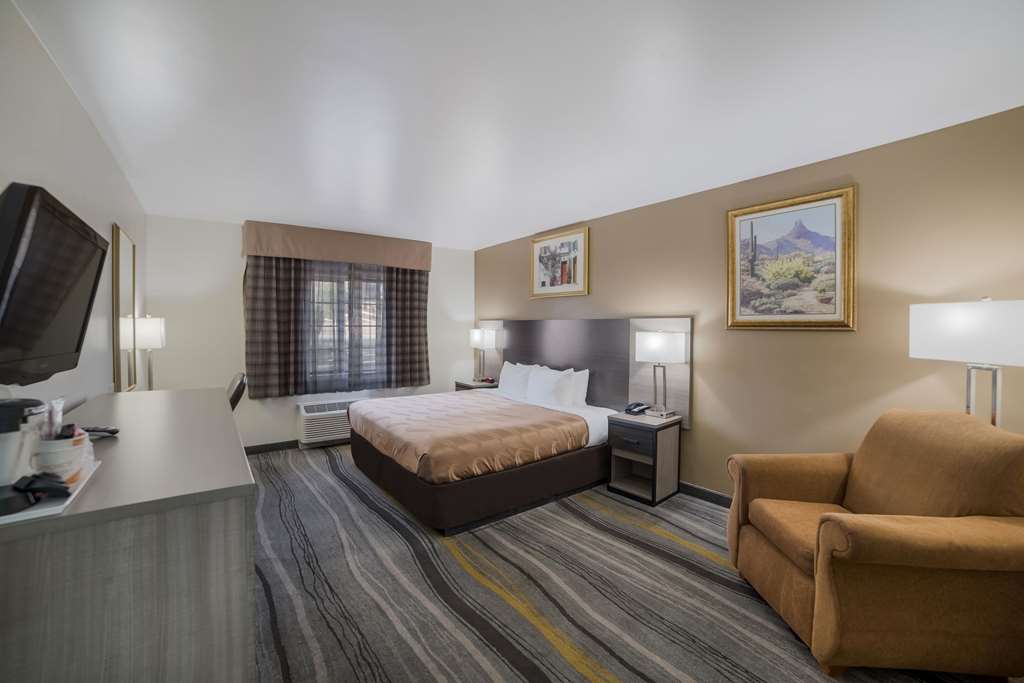 Quality Inn & Suites Goodyear Phoenix West - photo 2