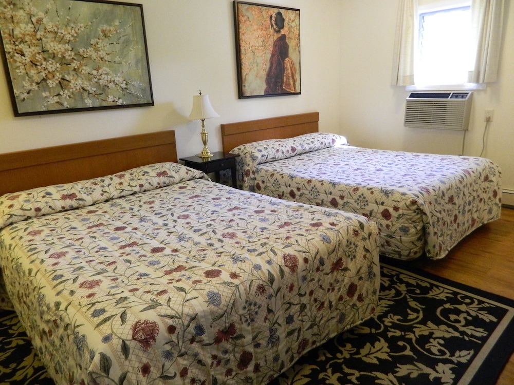 Twin Oaks Motel - photo 11
