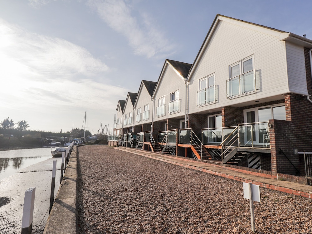3 Tidal — 4-Star Luxury Hotel in Rye, United Kingdom