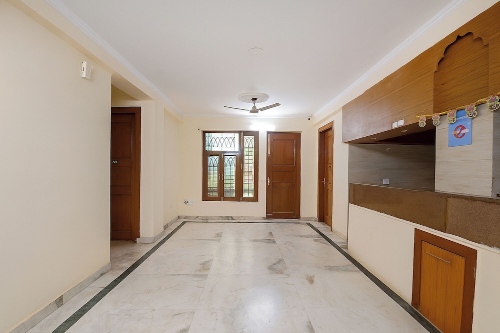 Super Townhouse Tipsyy Near Bestech Central Square Mall