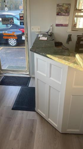 Perry O Inn & Suites - photo 3