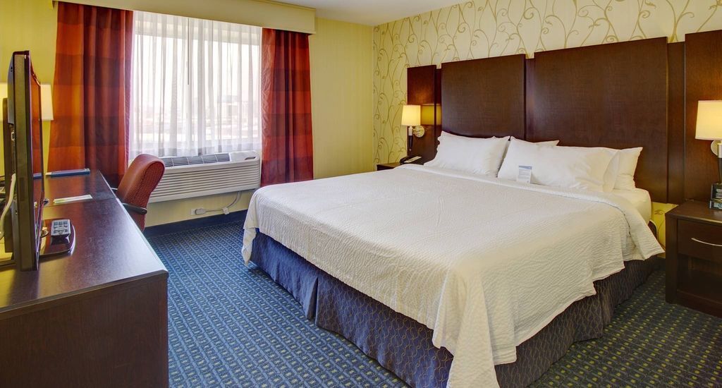 Fairfield Inn New York Long Island City Manhattan View - photo 3