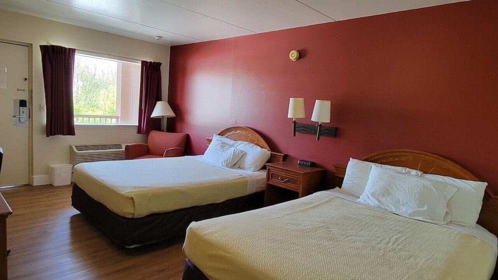 Econo Lodge Northeast - photo 10