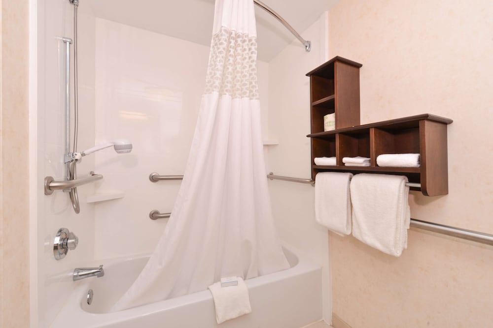 Hampton Inn & Suites Pueblo Southgate - photo 33
