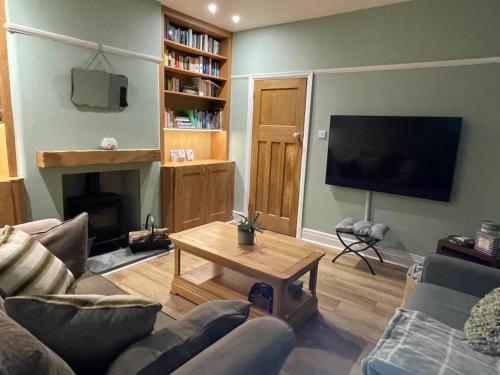 Glossop Retreat Pet Friendly Perfect for 6 in Glossop, United Kingdom