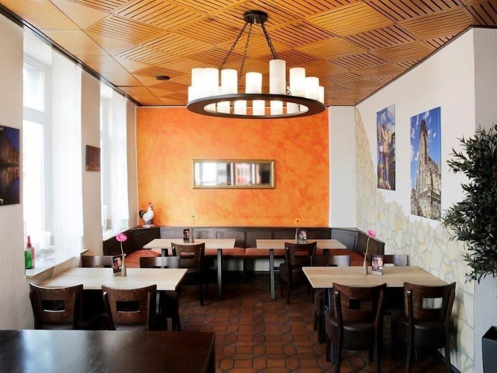 Hotel Goldener Hahn in Duisburg, Germany