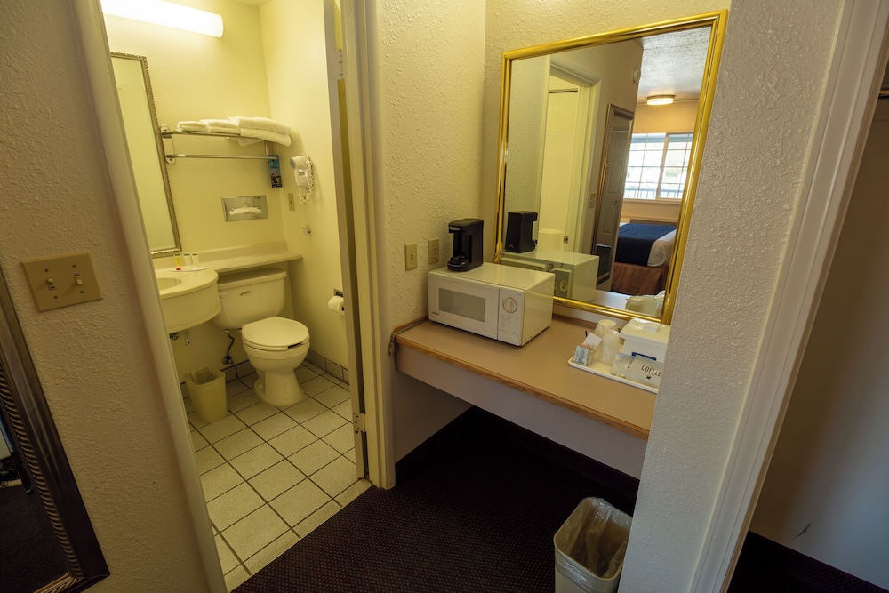 Travelodge By Wyndham Pendleton OR - photo 36