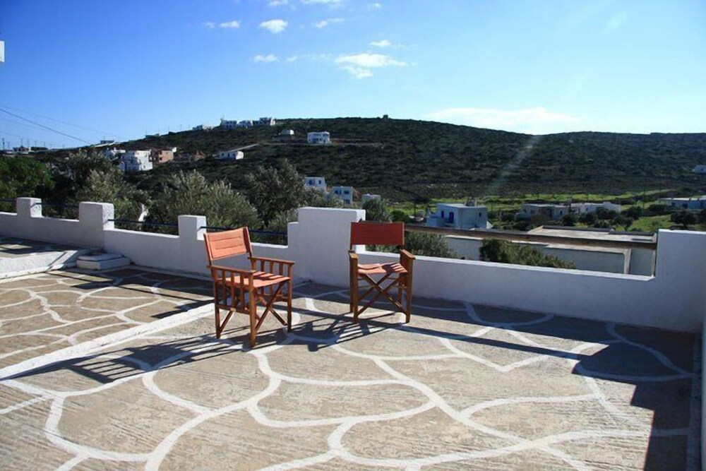 Sunset Rooms in Irakleia, Greece