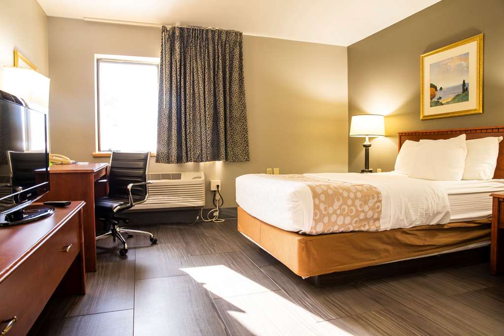 La Quinta Inn by Wyndham Milwaukee Airport Oak Creek - photo 31