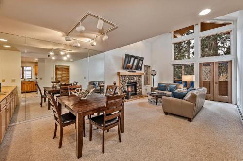 5 McCloud Bright and Quaint Living in Incline Village, United States