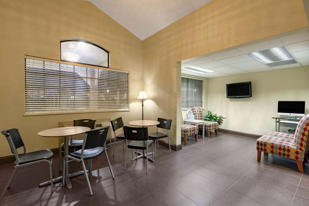 Microtel Inn by Wyndham Arlington Dallas Area - photo 4