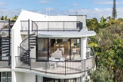 6 12 First Avenue Coolum Beach — 4-Star Luxury Hotel in Coolum Beach, Australia