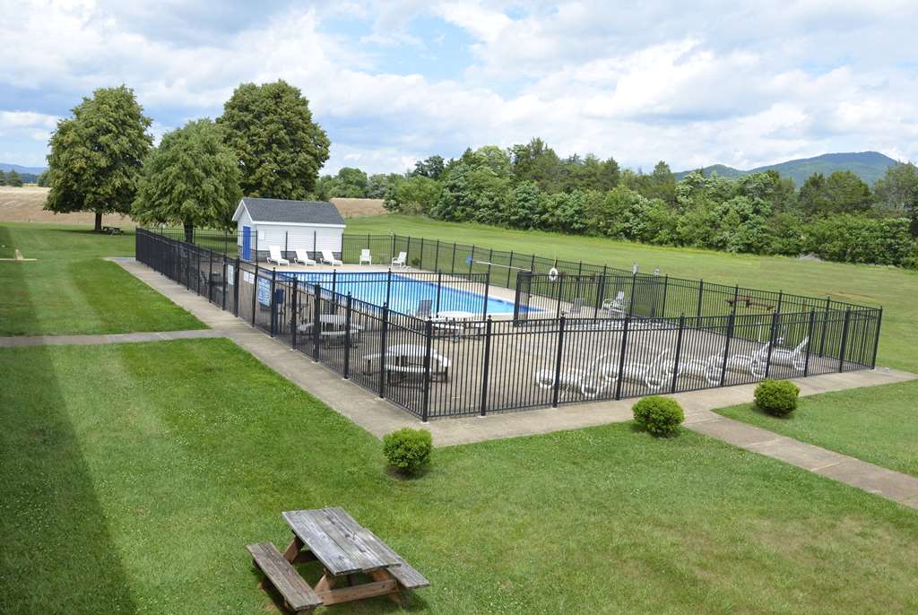 Days Inn by Wyndham Luray Shenandoah - photo 11
