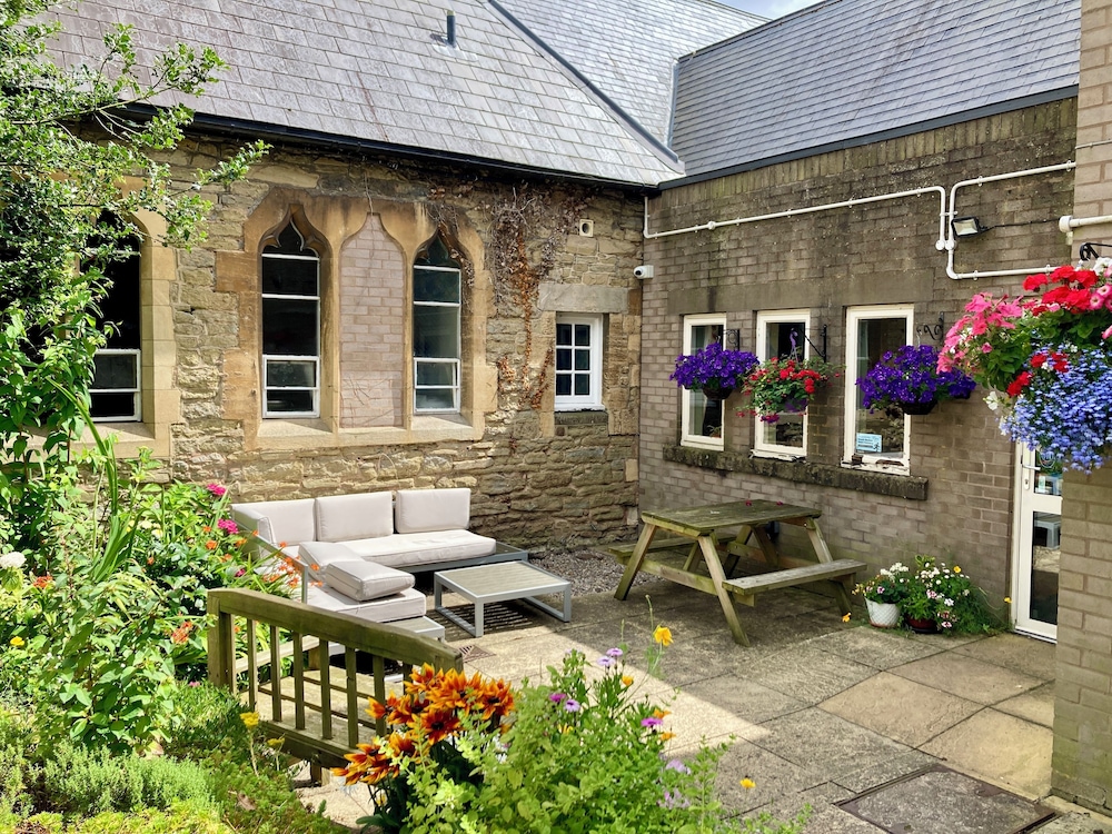 Ludlow Mascall Centre Hostel — 4-Star Luxury Hotel in Ludlow, United Kingdom