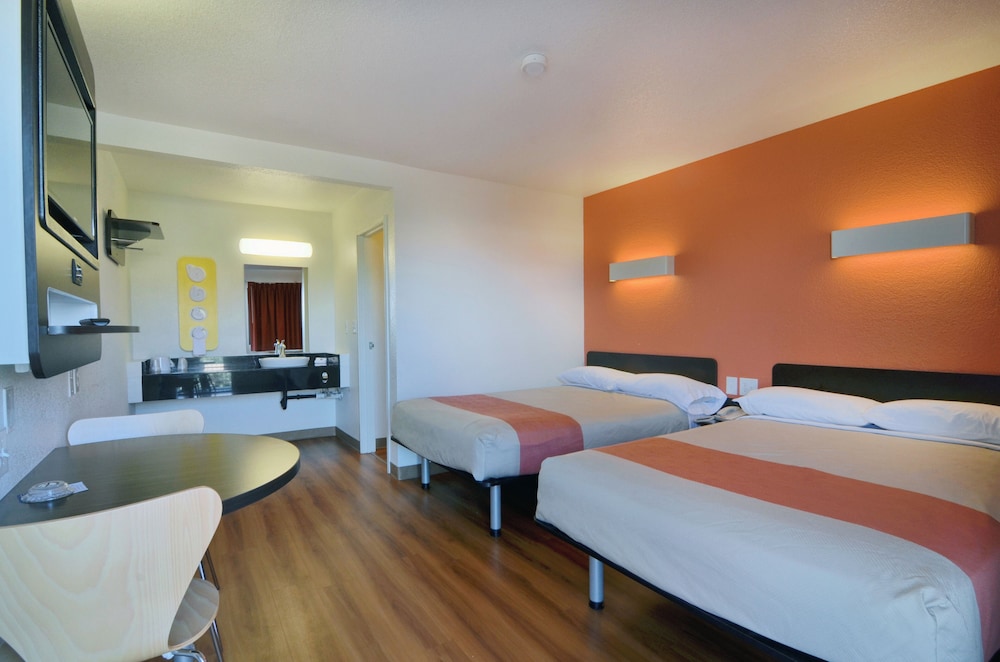 Motel 6 Palm Desert CA Palm Springs Area - photo 6