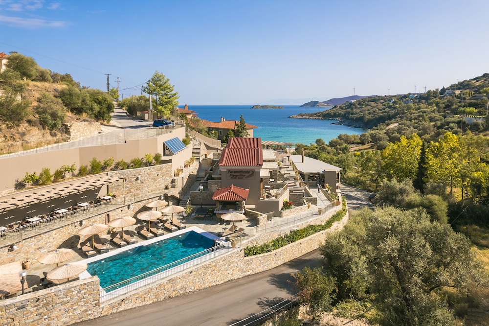Paramithenio Village Beach Resort & Spa - last minute hotel in Ayioi Apostoloi