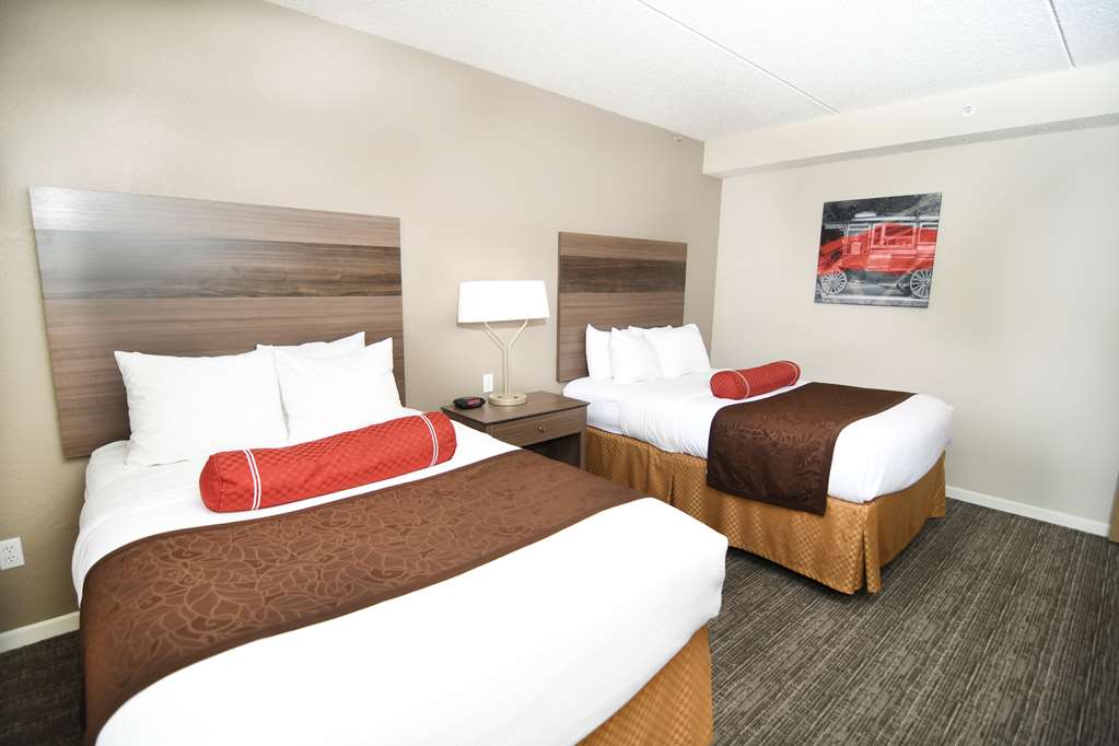 Best Western Plus Sandusky Hotel & Suites - photo 13