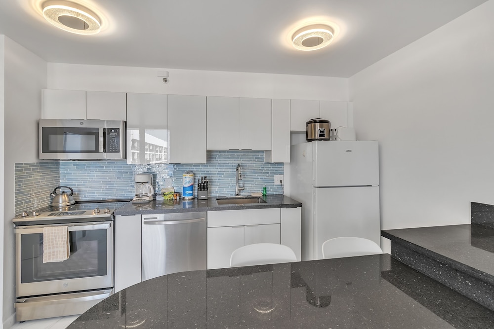 Waikiki Banyan Condo Located One Block From Waikiki Beach by Koko Resort Vacation Rentals - photo 62