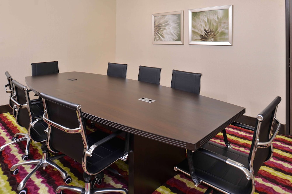 Hampton Inn & Suites Dallas Market Center - photo 66