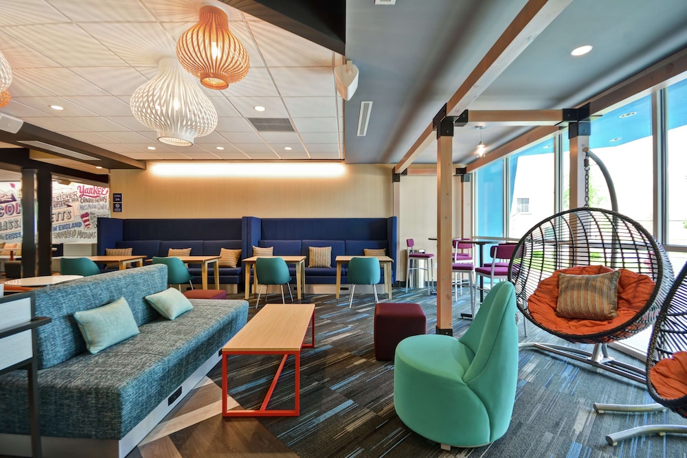 Tru by Hilton Chicopee Springfield - photo 5