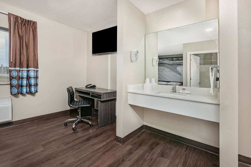 Super 8 By Wyndham Moss Point - photo 22