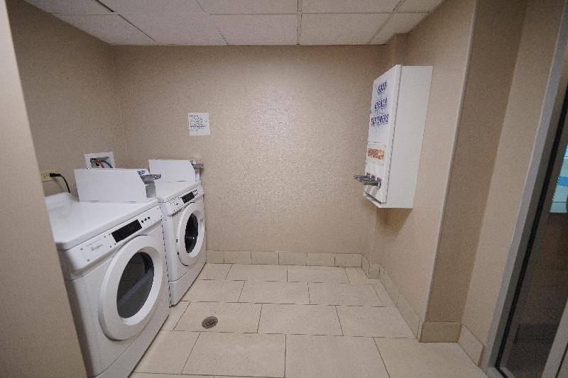 Holiday Inn & Suites Chicago Carol Stream by IHG - photo 2