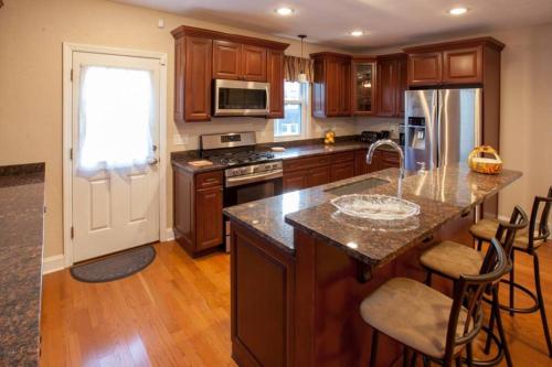 Stunning City Living Open Floor Plan in Pittsburgh, United States