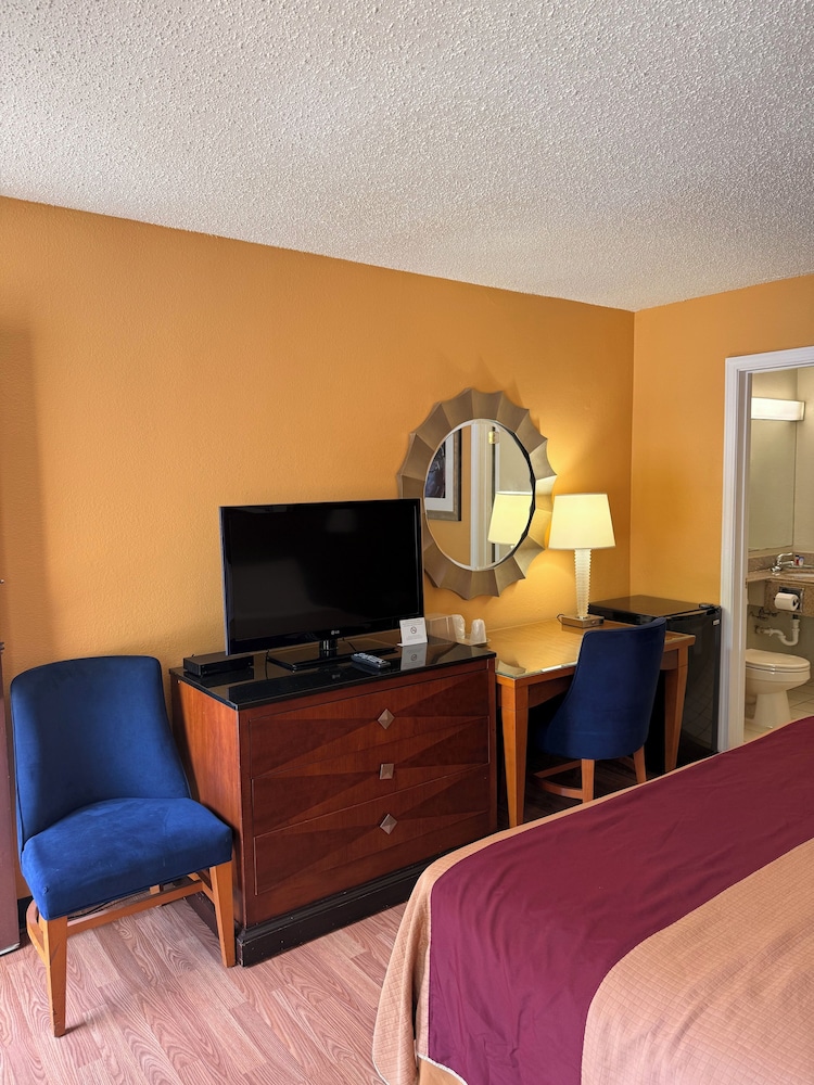 Executive Inn Schenectady - photo 10