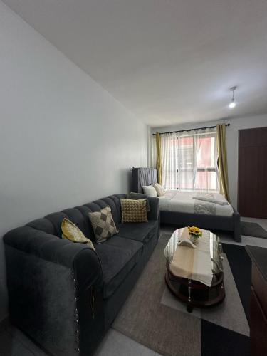 Modern Studio near Junction Mall Wi Fi Smart TV Free Parking