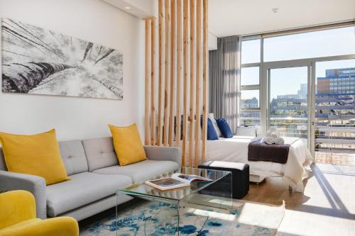 Backup Powered Trendy NY City Apartment at Table Mountain — 4-Star Luxury Hotel in Cape Town, South Africa