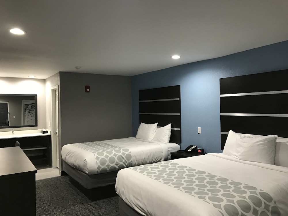 Rodeway Inn Calhoun South - photo 13
