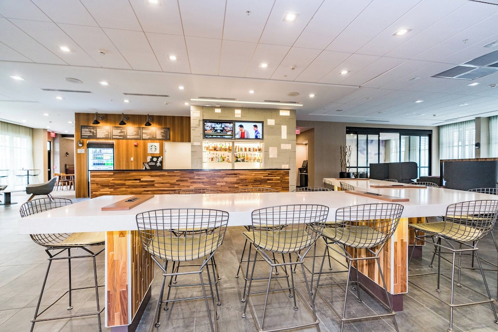 Courtyard by Marriott West Springfield - photo 12