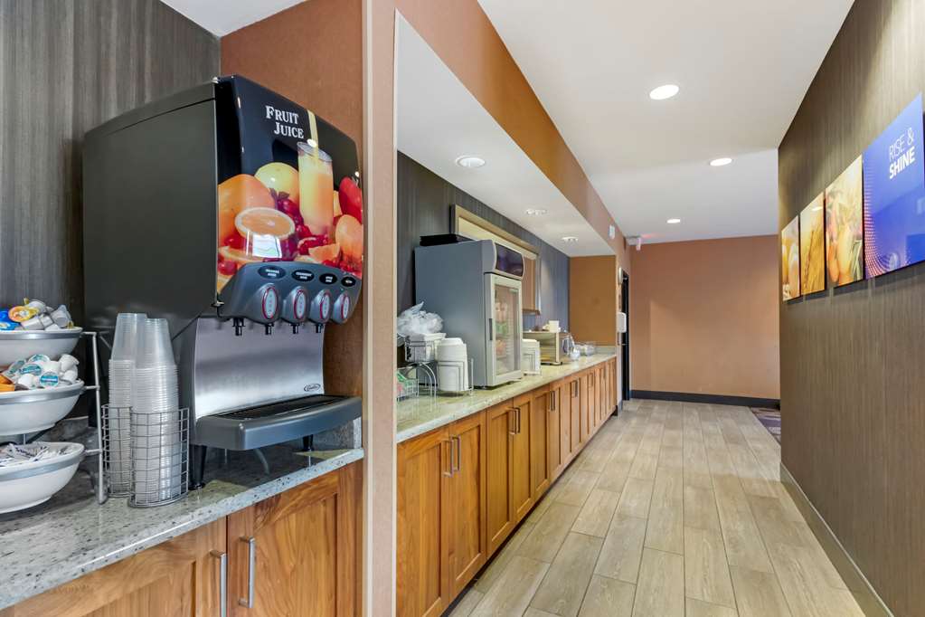 Comfort Inn & Suites Market Airport - photo 31