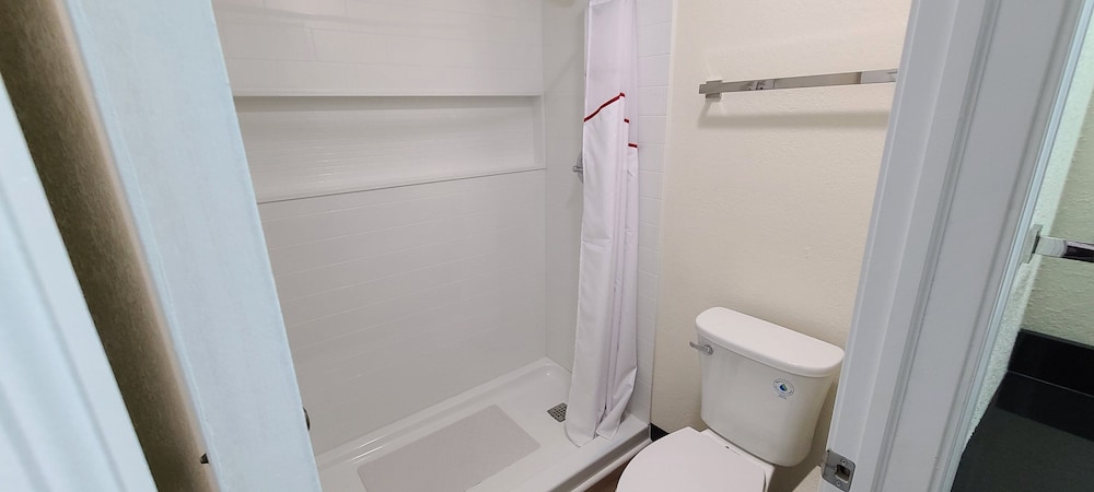 Red Roof Inn Byron - photo 19