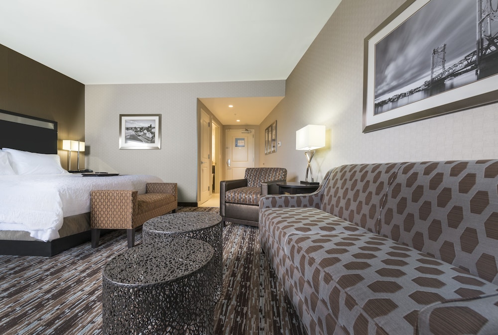 Hampton Inn & Suites Portsmouth Downtown - photo 8