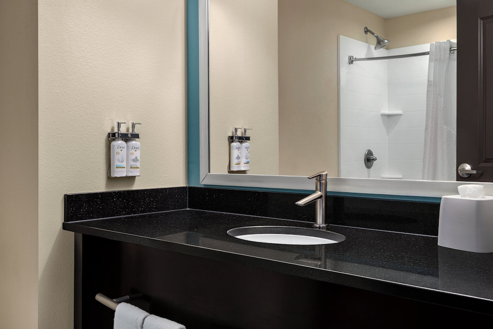Holiday Inn Express & Suites Colorado Springs Central by IHG - photo 39