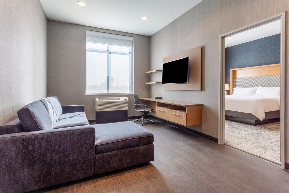 Holiday Inn & Suites Cedar Falls Waterloo Event Ctr by IHG - photo 5